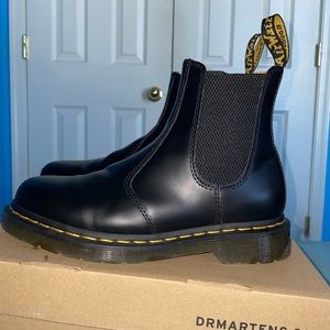 Dr. Martens 2976 Chelsea Boots – Black Leather – US Size 7